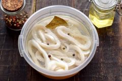 Кальмар в рассоле, (ведро) 1,1 кг